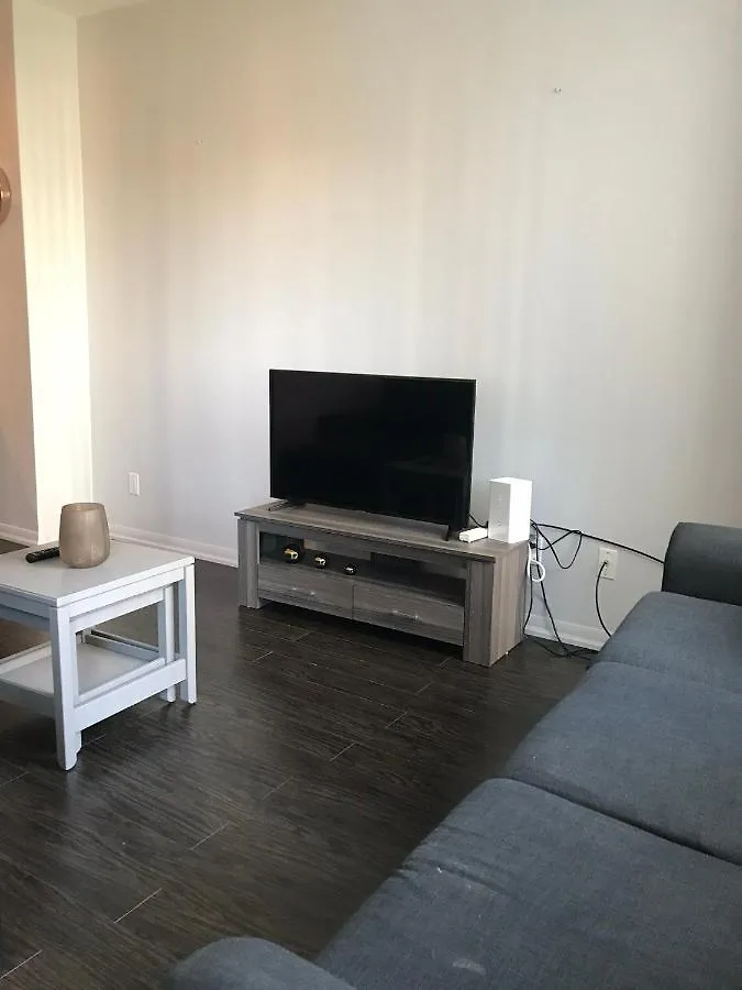 Executive 1 Bedroom Condo Sleeps 2 Toronto Apartment