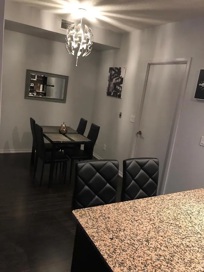 Executive 1 Bedroom Condo sleeps 4 Toronto